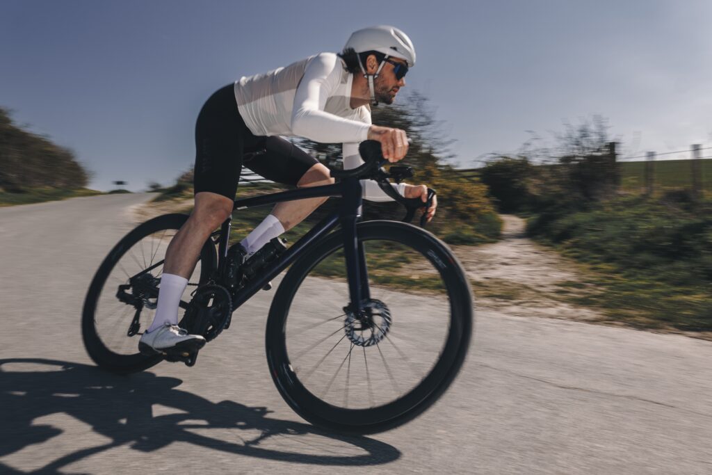 2025 Hunt Aerodynamicist 44 46 riding