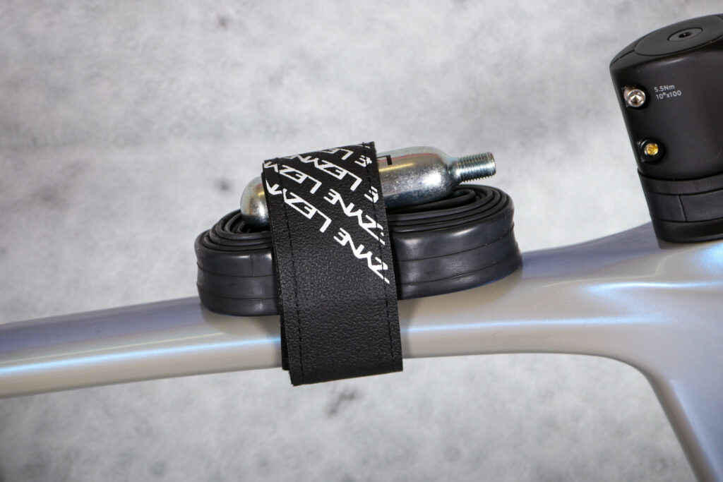 2025 Lezyne Universal Strap – on top tube.jpg
