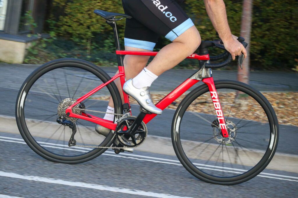 2025 Ribble Ultra-Race 105 Di2 – riding 1.jpg