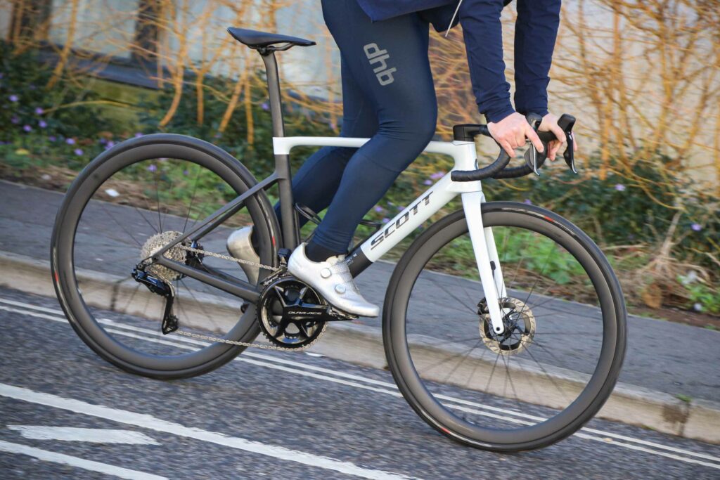 2025 Scott Addict RC Pro - riding 3.jpg