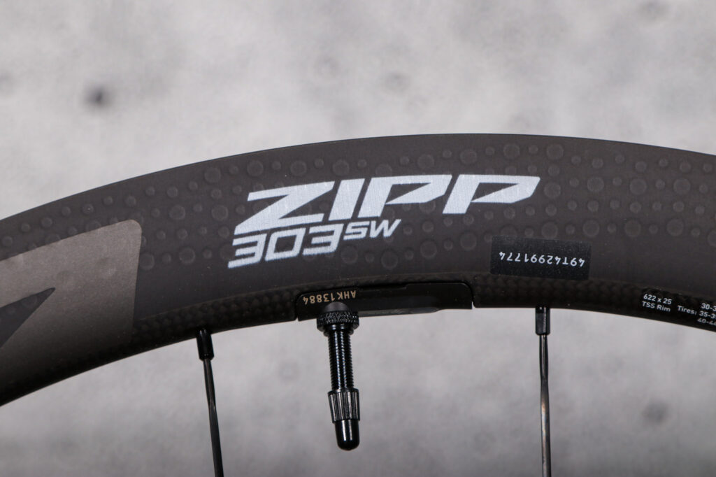 2025 Zipp 303 SW - rim detail 3.jpg