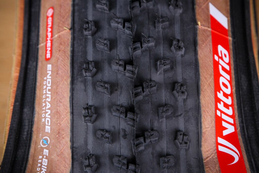 2026 Vittoria Terreno T90 Mud Tubeless Tyres 700x40c - tread pattern.jpg