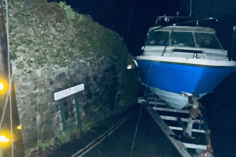 https://cdn.road.cc/wp-content/uploads/roadcc/2_EK_DL_22-03-Boat.jpg
