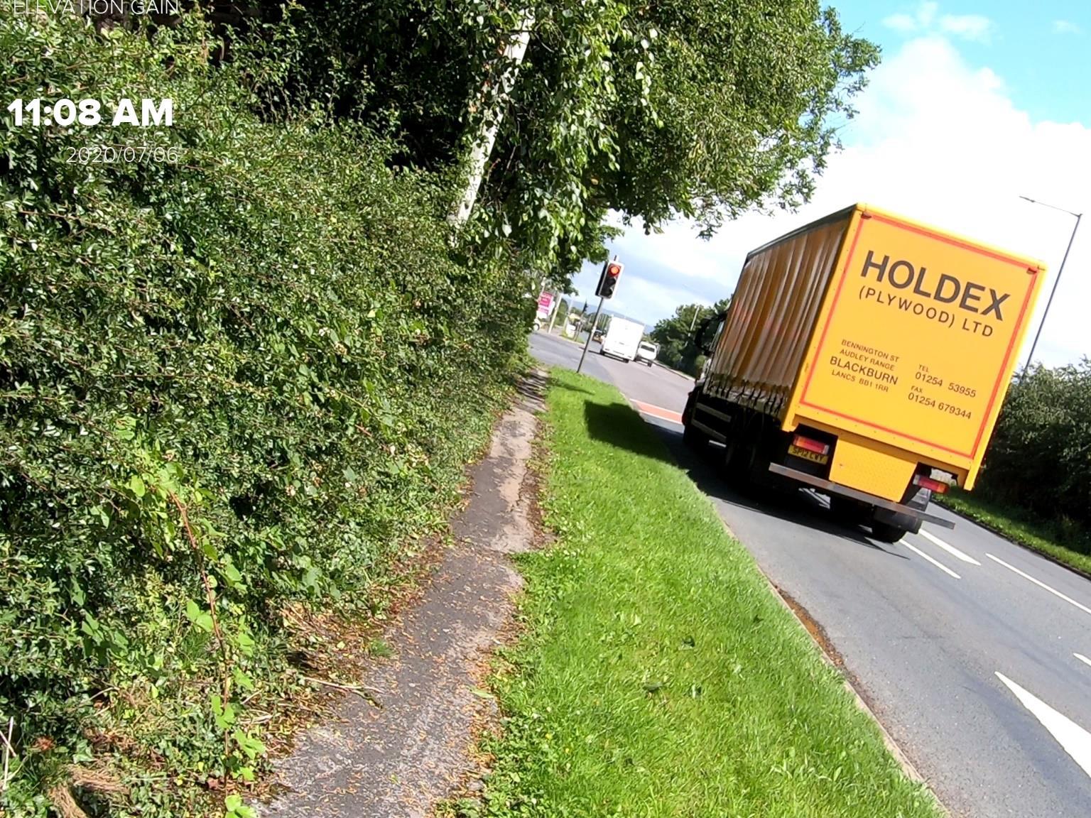 https://cdn.road.cc/wp-content/uploads/roadcc/CrostonHoldex_2.jpg