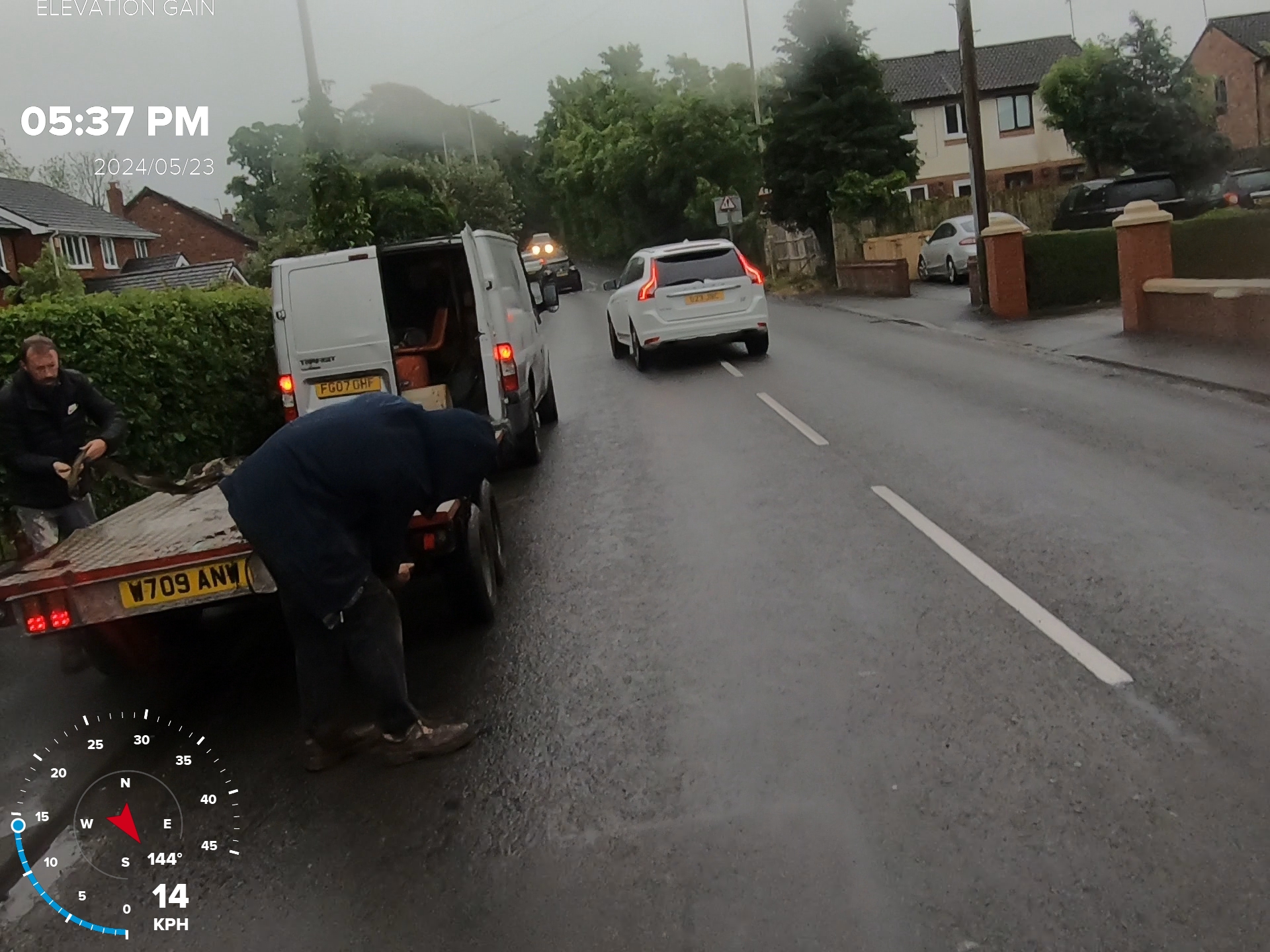 https://cdn.road.cc/wp-content/uploads/roadcc/FG07OHF-NoMOTFailedMOT-FalseTrailerPlate-23May24.jpg