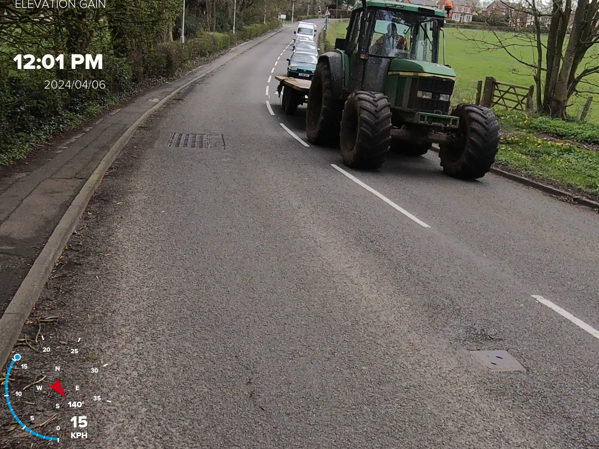 https://cdn.road.cc/wp-content/uploads/roadcc/NoPlateTractor-6Apr24.jpg