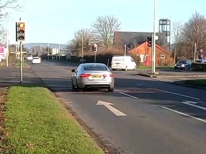 https://cdn.road.cc/wp-content/uploads/roadcc/RedLightPassJaguar_17Dec21_CropB_6.jpg