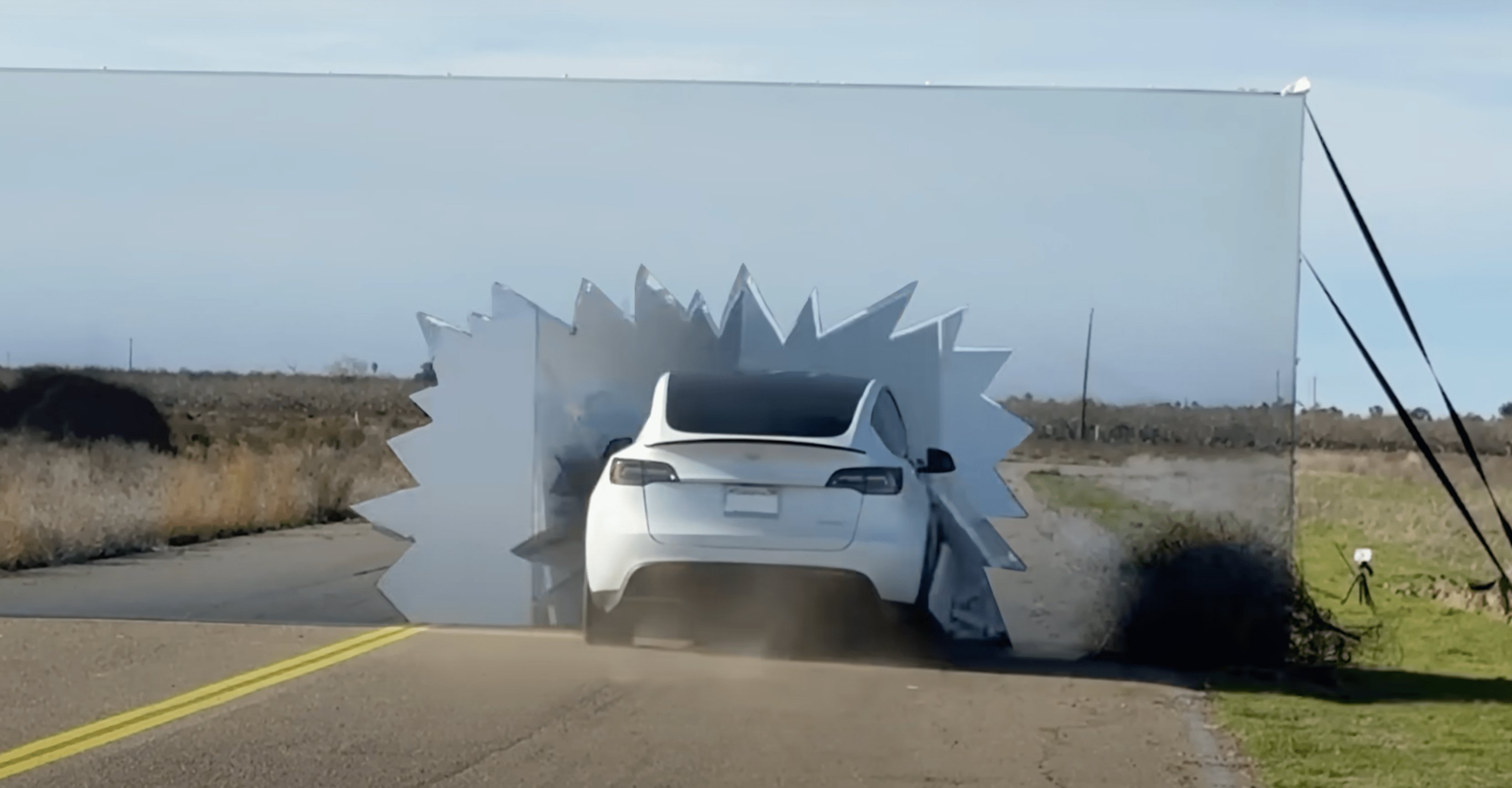 https://cdn.road.cc/wp-content/uploads/roadcc/Tesla-cameras-vs-radar-wall_png_85.jpg