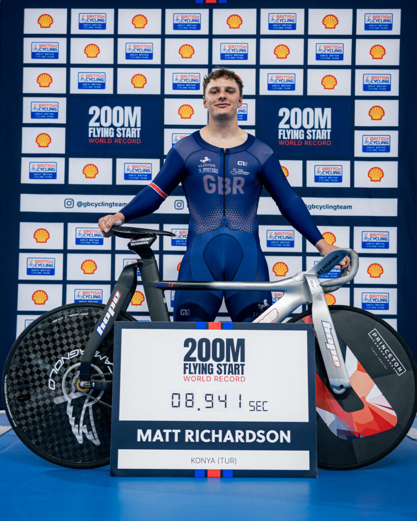 Matthew Richardson breaks flying 200m world record