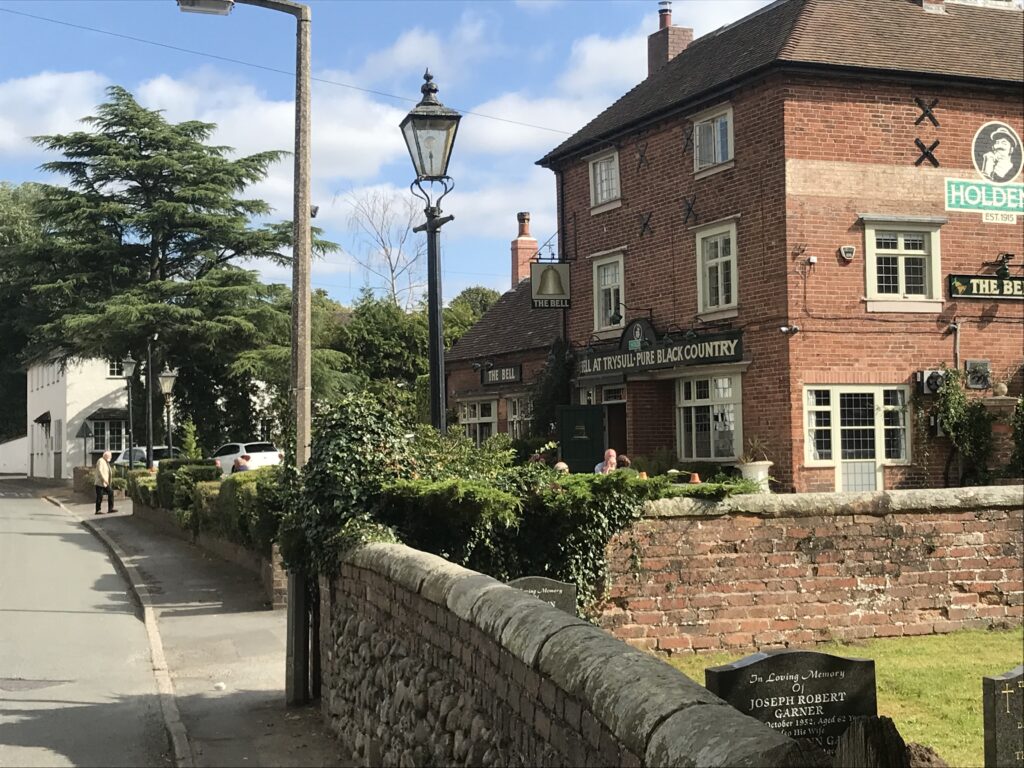 the bell trysull