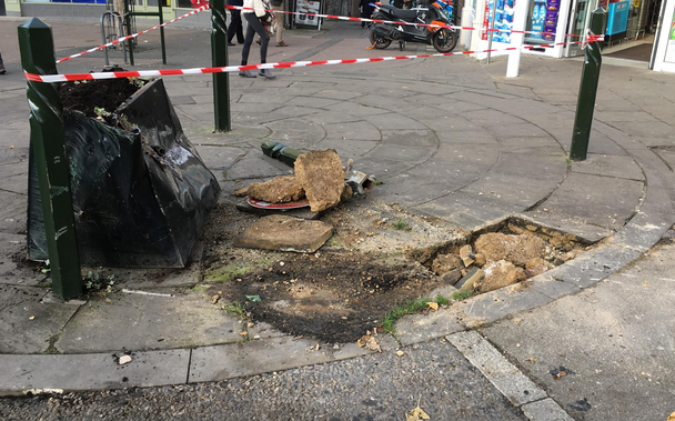 https://cdn.road.cc/wp-content/uploads/roadcc/bloody.png