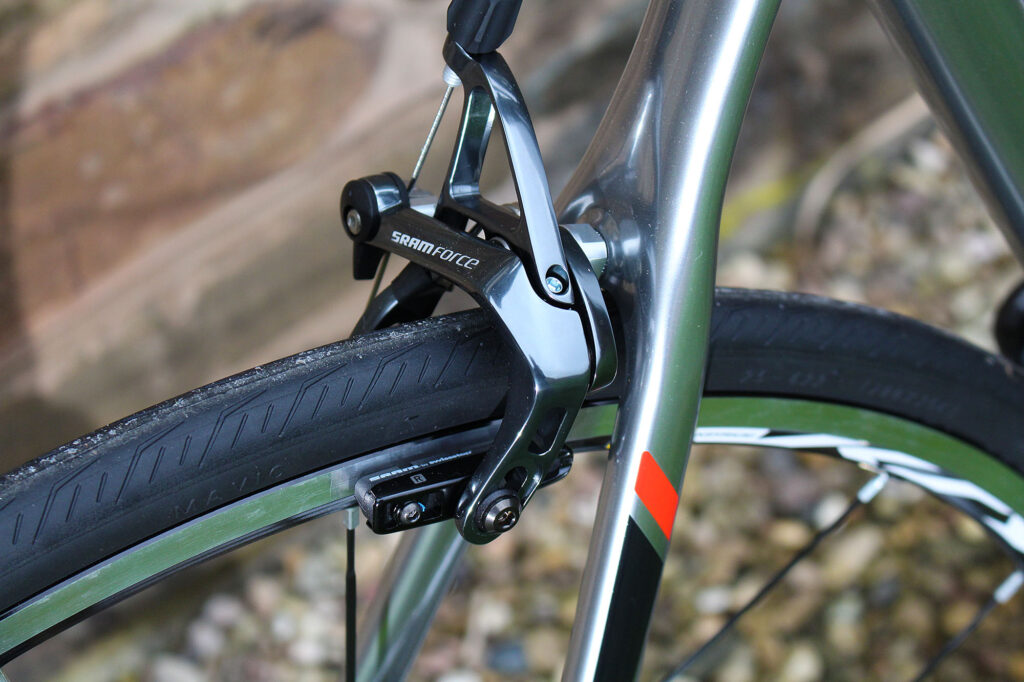 Boardman Road Pro SLR &ndash; rear brake.jpg