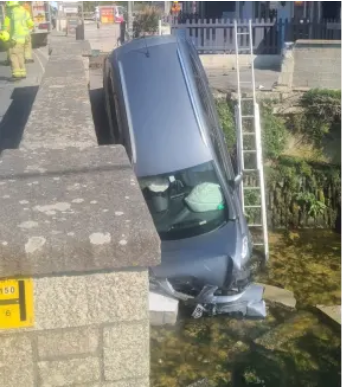 https://cdn.road.cc/wp-content/uploads/roadcc/car-bridge-Newquay.png