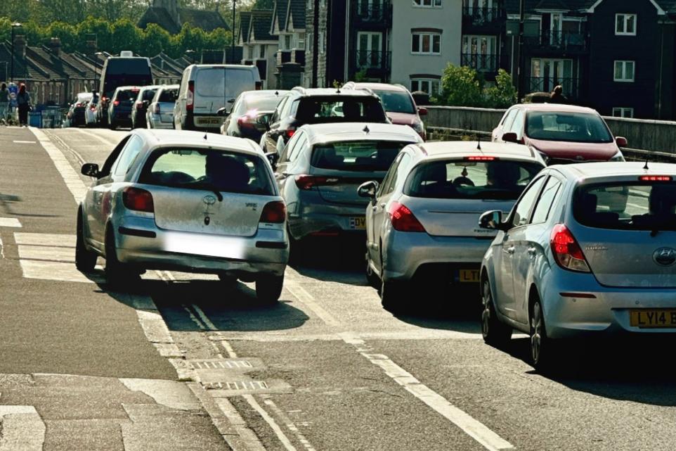 https://cdn.road.cc/wp-content/uploads/roadcc/car.png.article-962.jpg