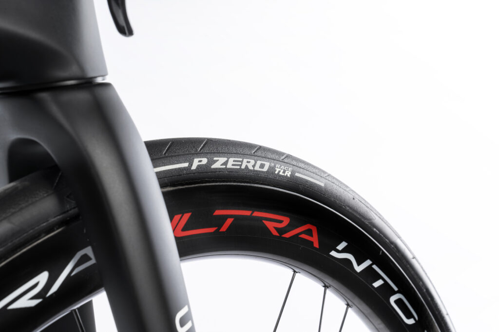 COLNAGO-prototipo-fondobianco15