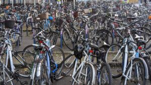 Cycle parking – at Oxford Station