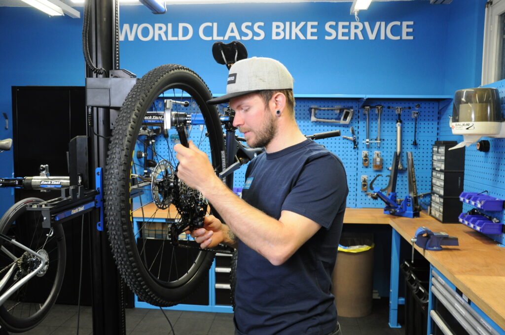 Shimano bike mechanic