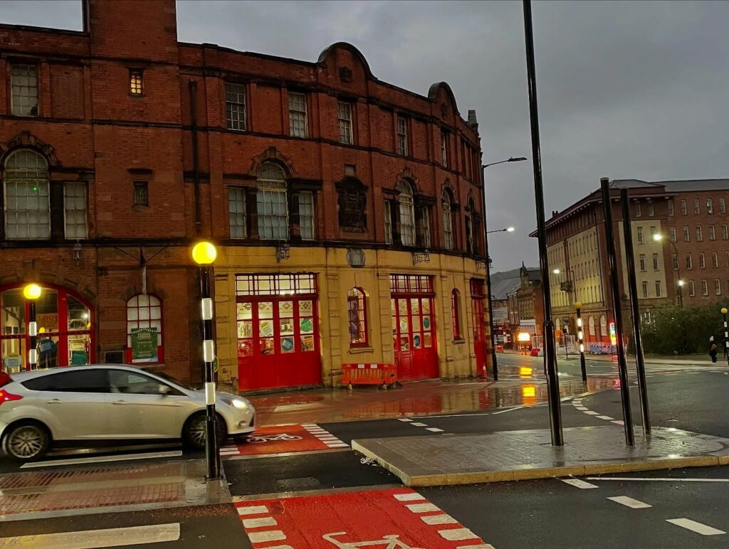 Dutch roundabout, West Bar, Sheffield (Les Sturch) 3
