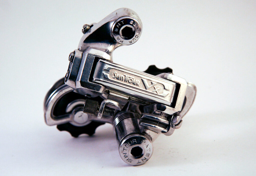 Early SunTour VX rear mech (CC BY-NC-ND 2.0 Andrew Nguyen|Flickr)