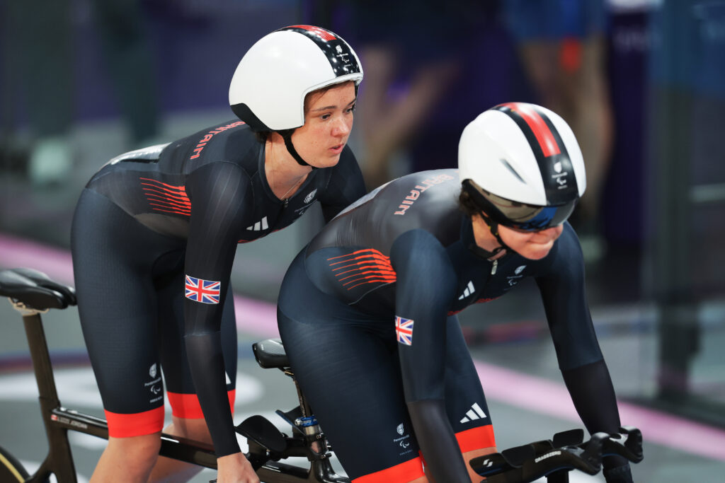 Lizzie Jordan and Danni Khan win women’s B 1,000m time trial, 2024 Paris Paralympics
