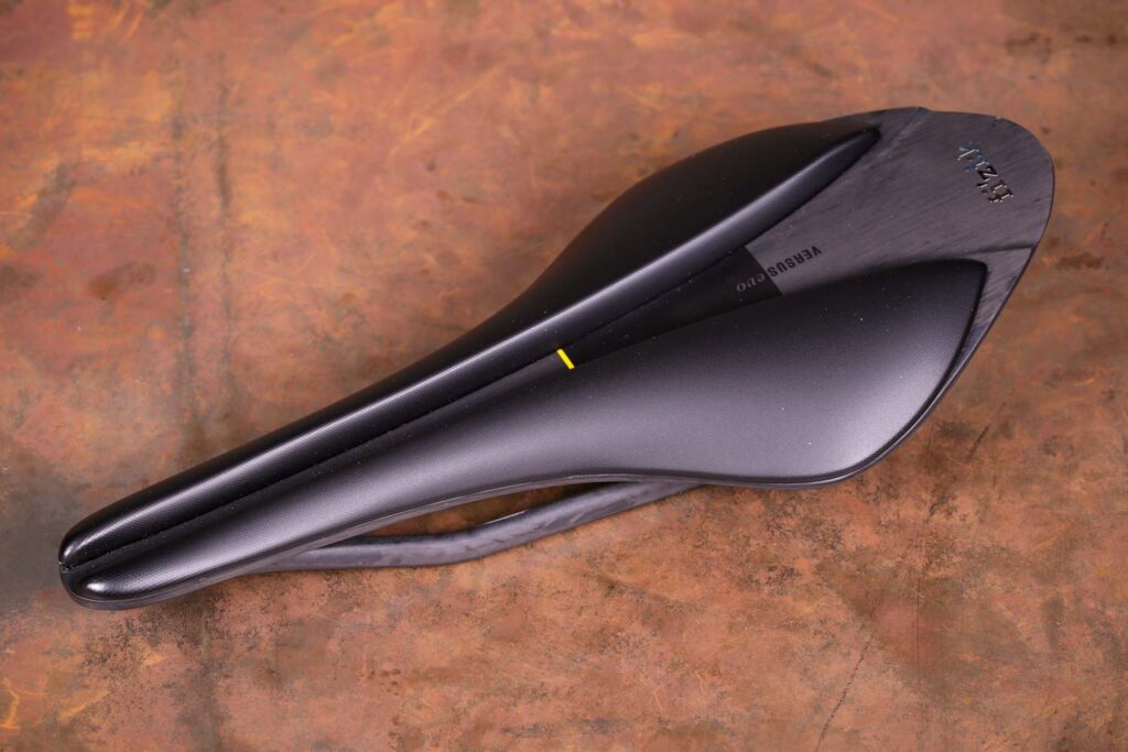 Fizik Arione 00 Versus Evo.jpg