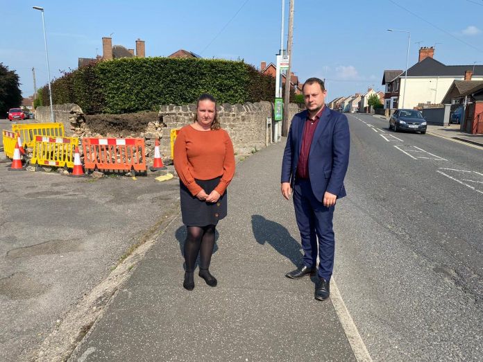 https://cdn.road.cc/wp-content/uploads/roadcc/glum-councillors-high-pavement-1.jpg