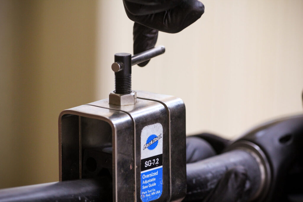 How to trim a carbon fibre steerer tube 05