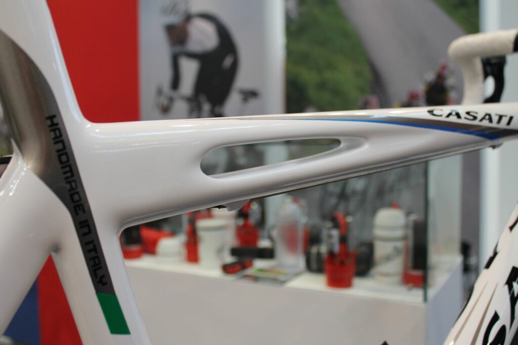 Casati Marte &ndash; hole close up