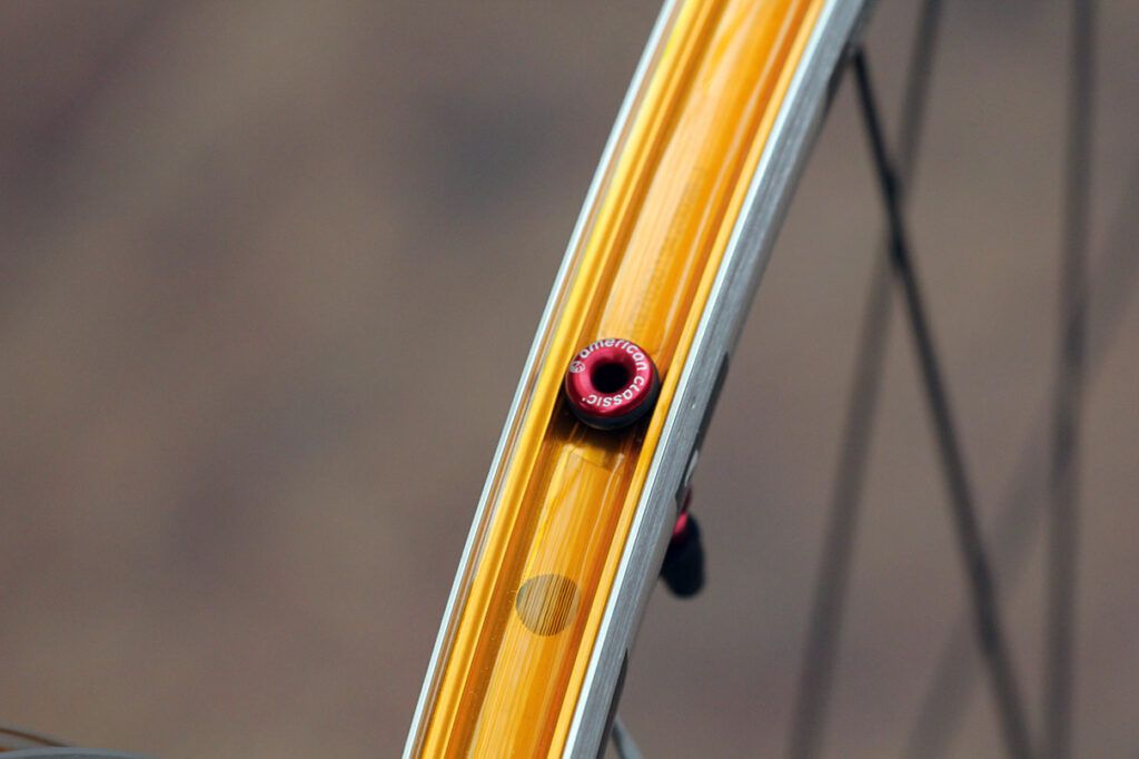 American Classic Road Tubeless Wheelset – valve