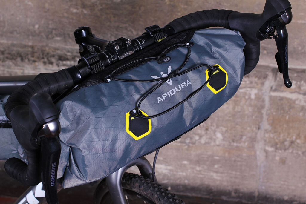 Apidura Handlebar Pack Compact – front