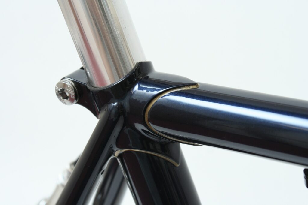 The Light Blue Kings 853 &ndash; lug detail