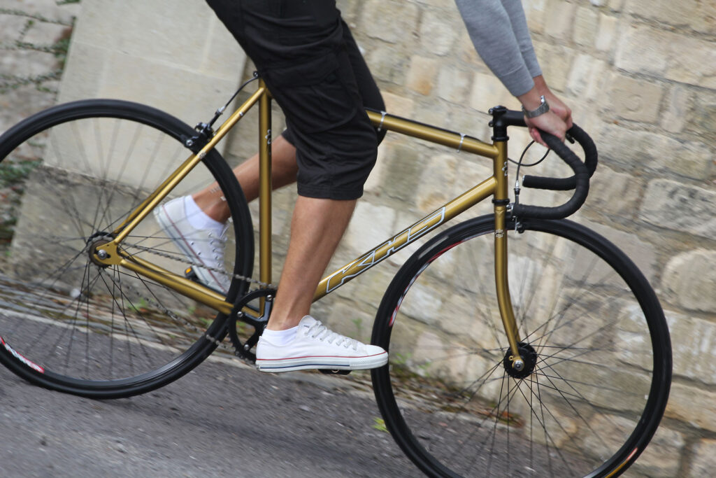 KHS Flite 100 riding 2