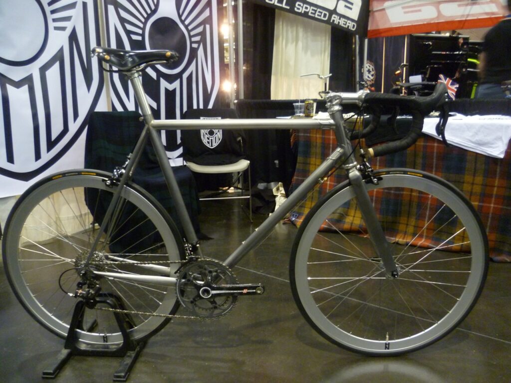 Demon Frameworks Manhattan - full bike