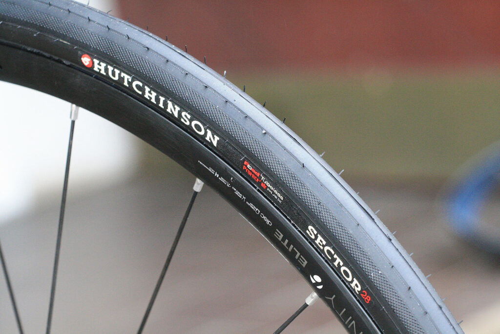 Hutchinson Sector 28 tubeless tyre