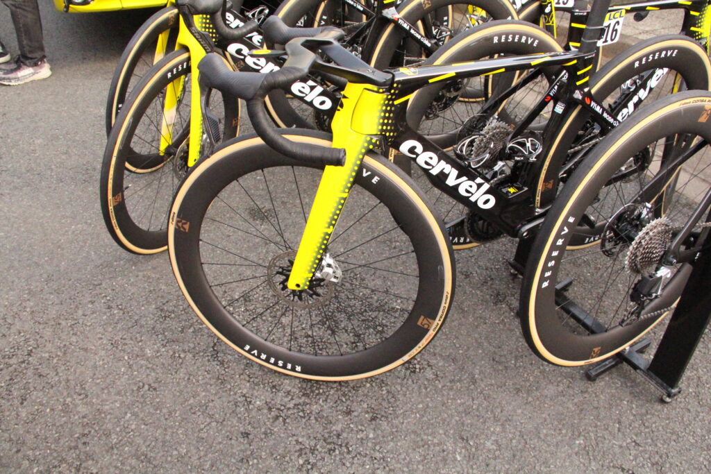 2025 Dauphine Visma-Lease a Bike unreleased Cerv&eacute;lo 6