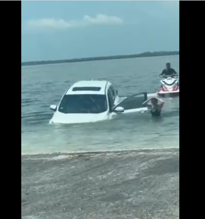 https://cdn.road.cc/wp-content/uploads/roadcc/jetski.png