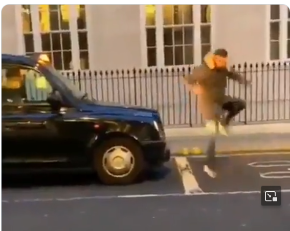 https://cdn.road.cc/wp-content/uploads/roadcc/jump.png