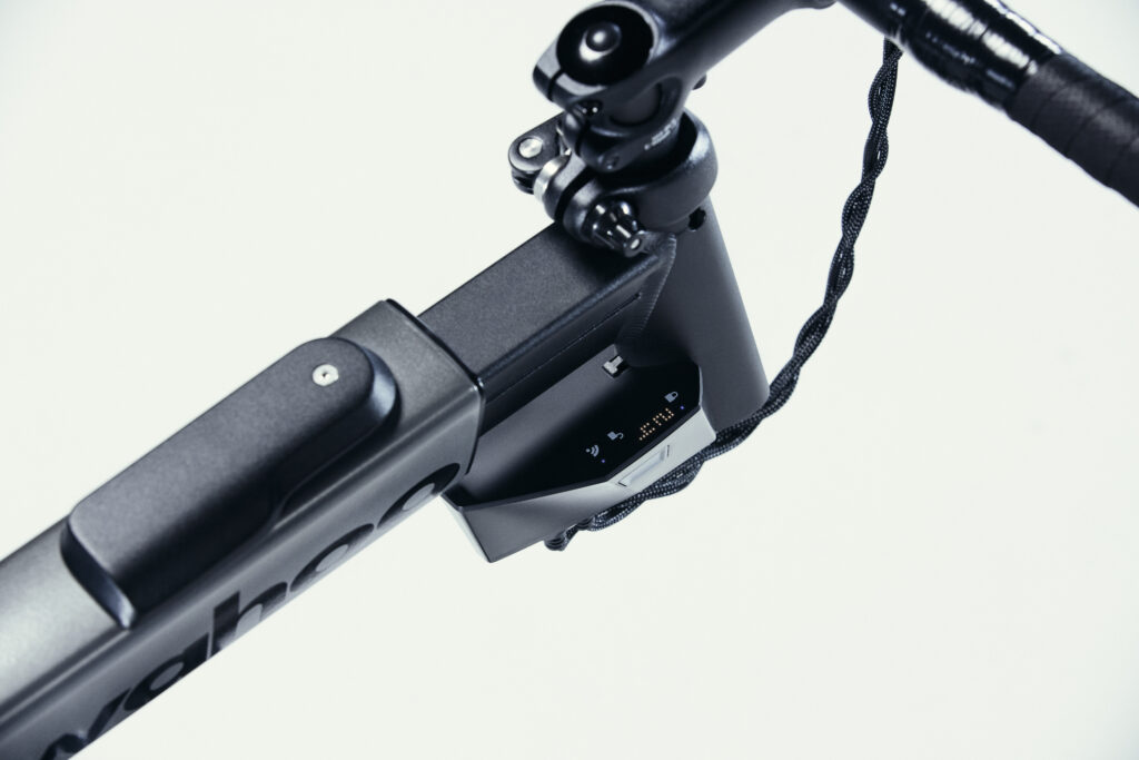 2022 Wahoo Kickr Bike gear display