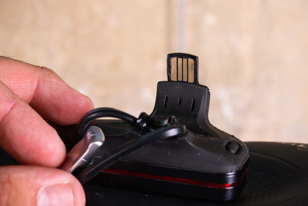 Knog Blinder Road R70 Rear Light - USB plug
