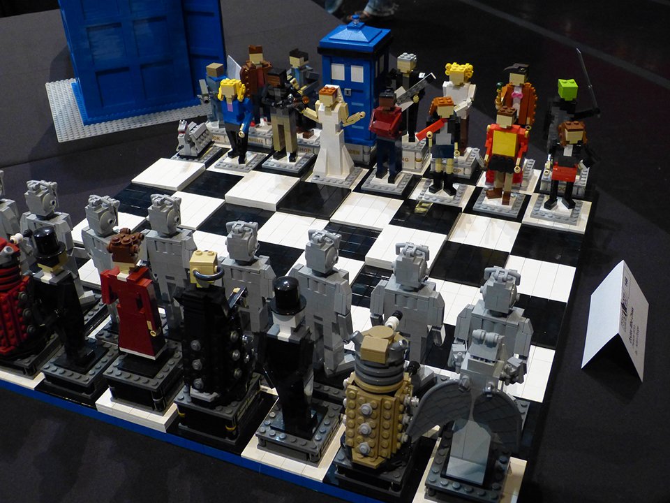 https://cdn.road.cc/wp-content/uploads/roadcc/lego_doctor_who_miniland_chess_set_by_adam_dodge_1-210631590.jpeg