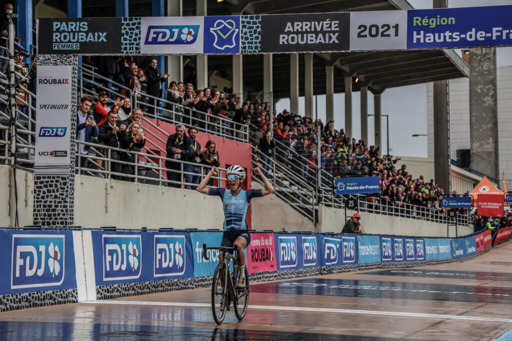 Lizzie Deignan Trek Domane SLR 9 Paris-Roubaix 3