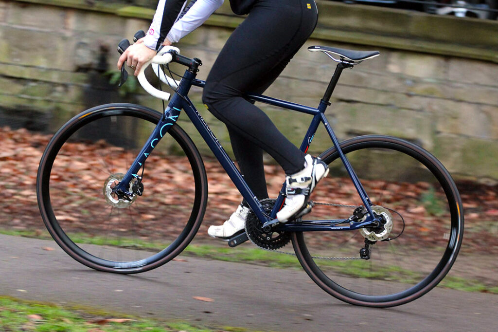 Mason Cycles Resolution - riding 2-crop