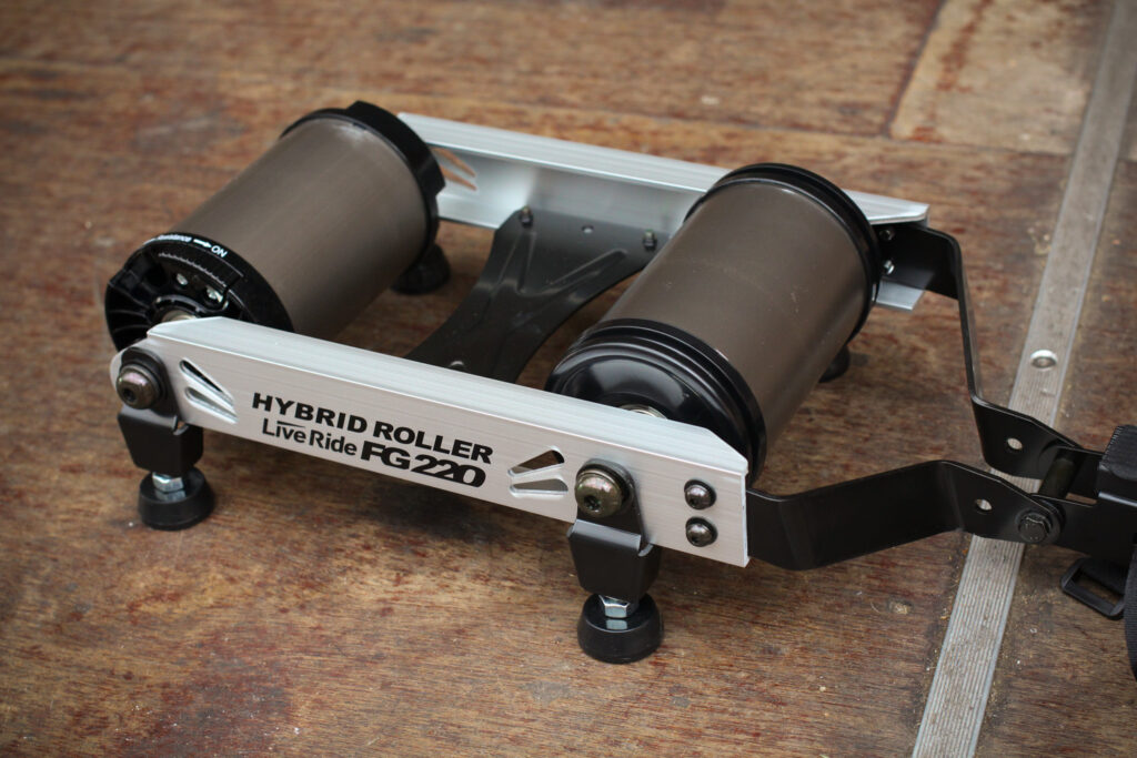 Minoura Hybrid Roller FG220 – roller.jpg
