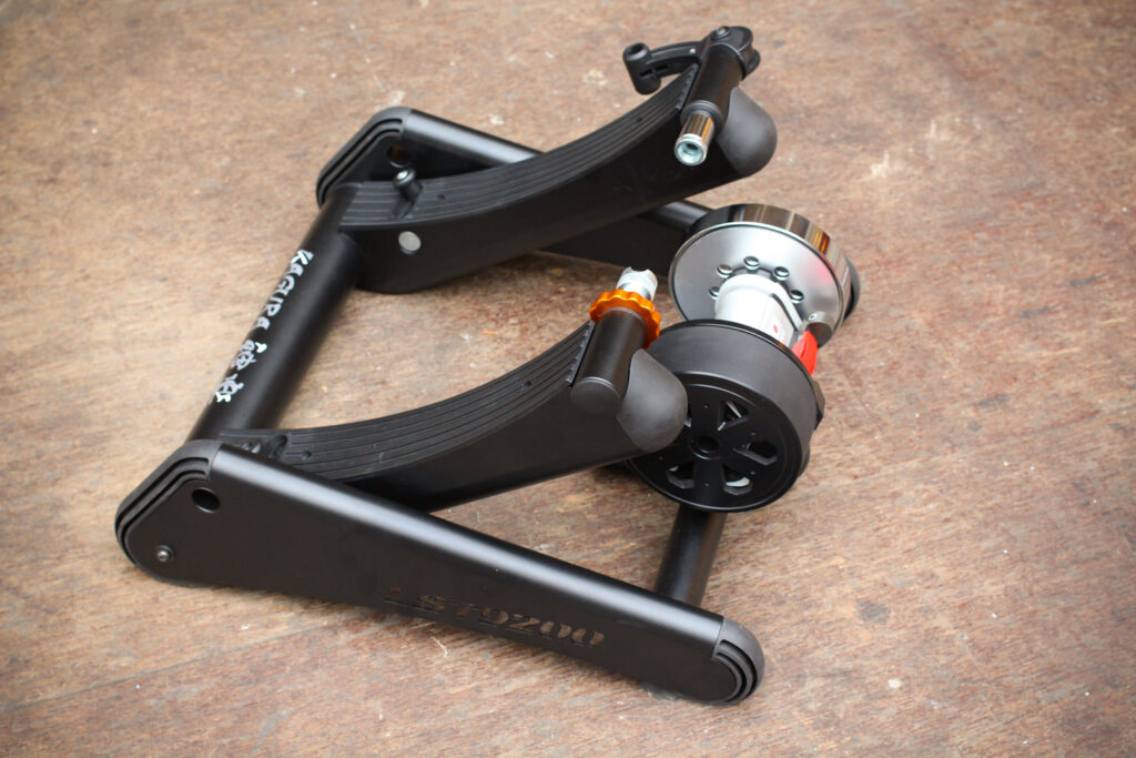 Minoura Smart Turbo Kagura LST9200 – folded.jpg