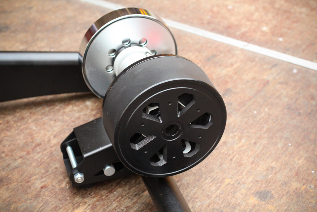 Minoura Smart Turbo Kagura LST9200 – resistance unit air outlet.jpg