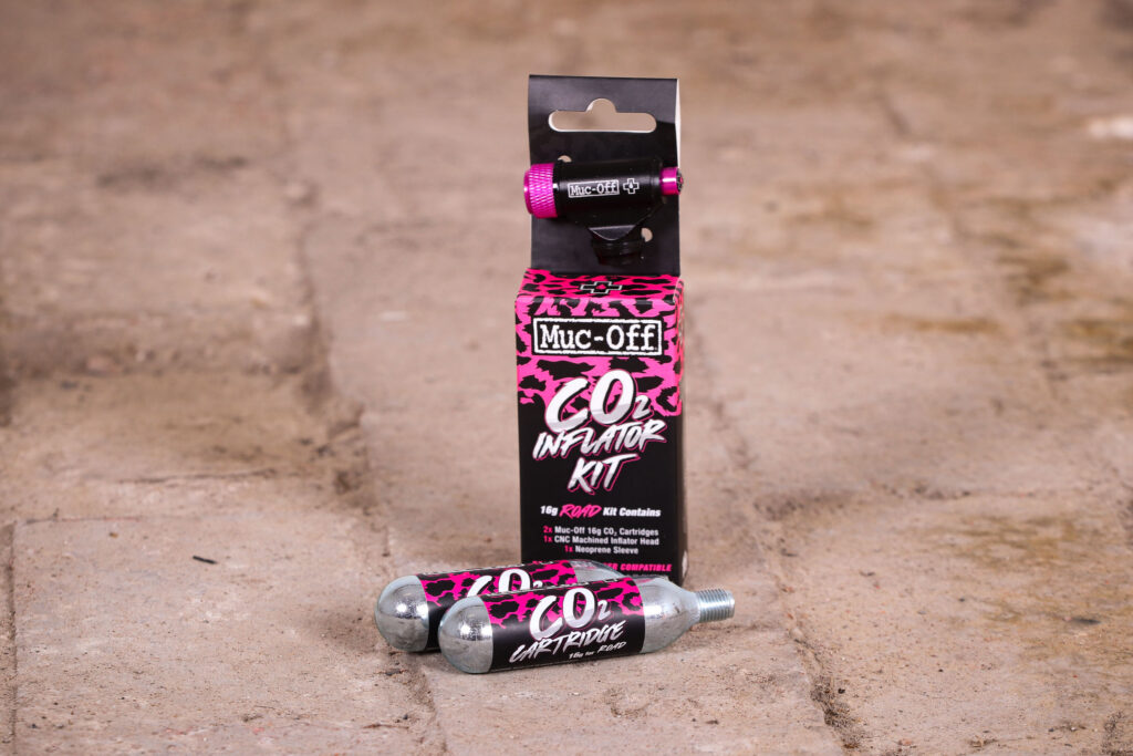 Muc-Off CO2 Inflator kit 2