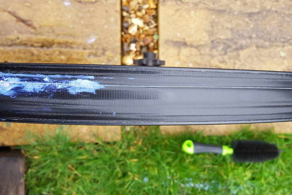 Muc-Off Glue and Sealant Remover - tape sealant esidue