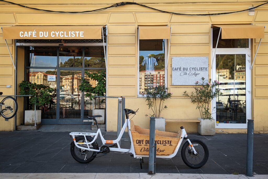 Nice-Antibes – Cafe du Cycliste (copyright Simon MacMichael)