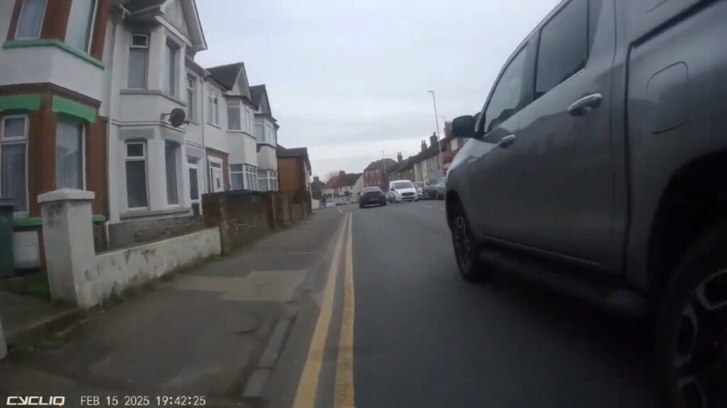 Near Miss of the Day 922 pick-up driver