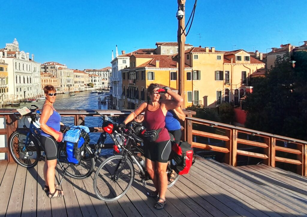 Ponte dell'Accademia (copyright Simon MacMichael)